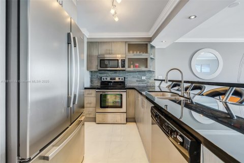 Copropriété à louer à Miami Beach, Floride: 1 chambre, 79.43 m2 № 1977269 - photo 11