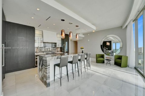 Снять в аренду кондоминиум в Санни-Айлс-Бич, Флорида 4 спальни, 356.74м2, № 2066266 - фото 6