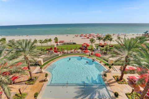 Снять в аренду кондоминиум в Санни-Айлс-Бич, Флорида 4 спальни, 356.74м2, № 2066266 - фото 13