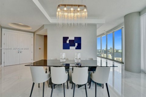 Снять в аренду кондоминиум в Санни-Айлс-Бич, Флорида 4 спальни, 356.74м2, № 2066266 - фото 7