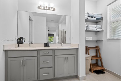 Casa en venta en Deerfield Beach, Florida, 2 dormitorios, 147.71 m2 № 1963371 - foto 23