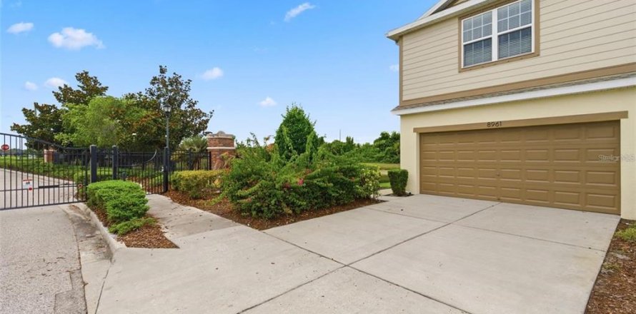 Townhouse in Tampa, Florida 3 bedrooms, 174.66 sq.m. № 2210959