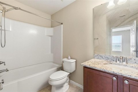 Townhouse in Tampa, Florida 3 bedrooms, 174.66 sq.m. № 2210959 - photo 10