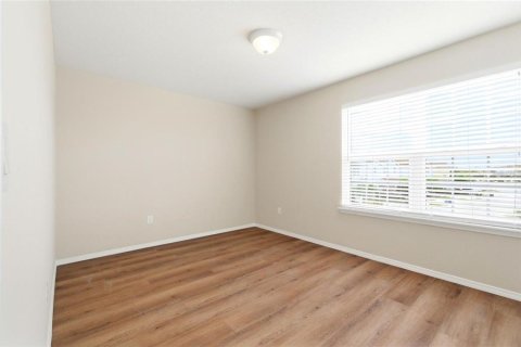 Townhouse in Tampa, Florida 3 bedrooms, 174.66 sq.m. № 2210959 - photo 12