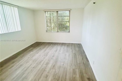 Condo in Davie, Florida, 2 bedrooms № 1988234 - photo 14