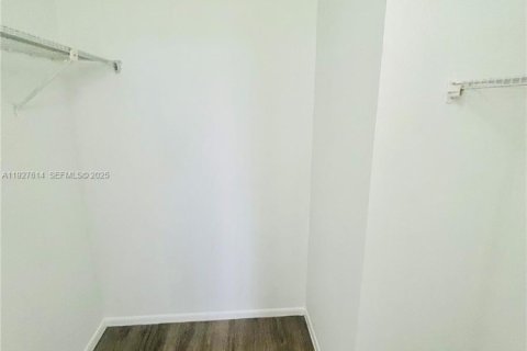 Condo in Davie, Florida, 2 bedrooms № 1988234 - photo 28