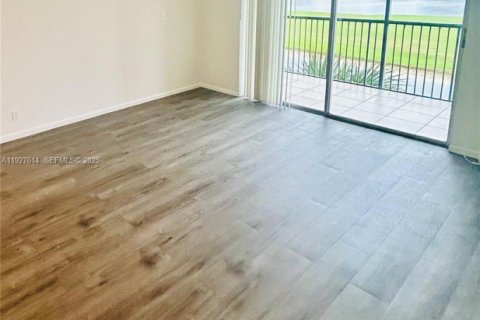 Condo in Davie, Florida, 2 bedrooms № 1988234 - photo 11