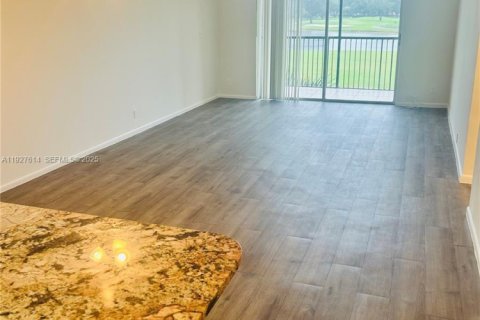 Condo in Davie, Florida, 2 bedrooms № 1988234 - photo 6