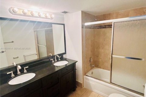 Condo in Davie, Florida, 2 bedrooms № 1988234 - photo 18