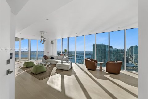 Condominio en Miami, Florida, 4 dormitorios  № 2009906