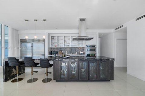 Condominio en venta en Miami, Florida, 4 dormitorios, 412.21 m2 № 2009906 - foto 9