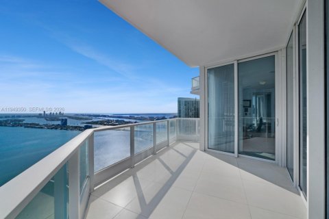 Condominio en venta en Miami, Florida, 4 dormitorios, 412.21 m2 № 2009906 - foto 24