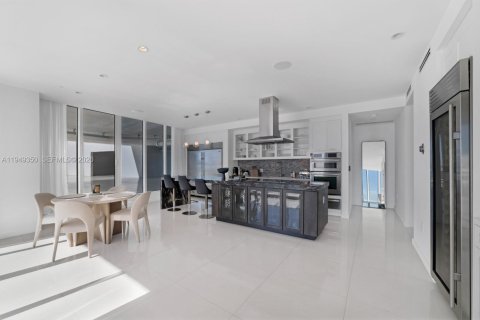 Condominio en venta en Miami, Florida, 4 dormitorios, 412.21 m2 № 2009906 - foto 8