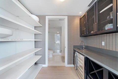 Condominio en venta en Miami, Florida, 4 dormitorios, 412.21 m2 № 2009906 - foto 28