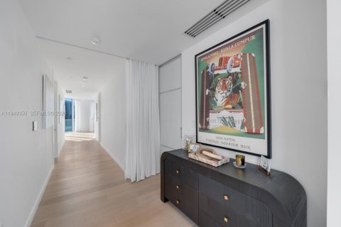 Condominio en venta en Miami, Florida, 4 dormitorios, 412.21 m2 № 2009906 - foto 25