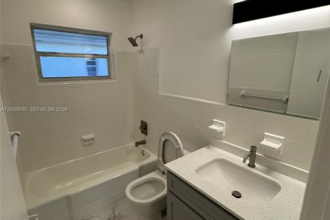 Villa ou maison à louer à North Miami Beach, Floride: 1 chambre, 55.74 m2 № 2182655 - photo 9