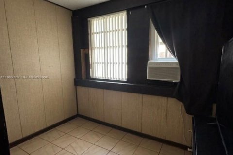 Купить виллу или дом в Хомстед, Флорида 5 спален, 198.07м2, № 2049911 - фото 14