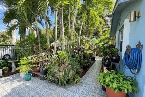 Купить виллу или дом в Хомстед, Флорида 5 спален, 198.07м2, № 2049911 - фото 2