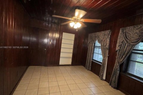 Купить виллу или дом в Хомстед, Флорида 5 спален, 198.07м2, № 2049911 - фото 11