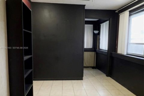 Купить виллу или дом в Хомстед, Флорида 5 спален, 198.07м2, № 2049911 - фото 13