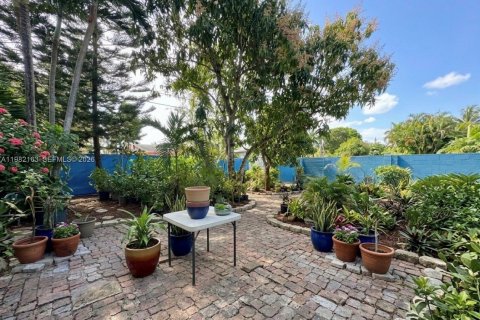 Купить виллу или дом в Хомстед, Флорида 5 спален, 198.07м2, № 2049911 - фото 15