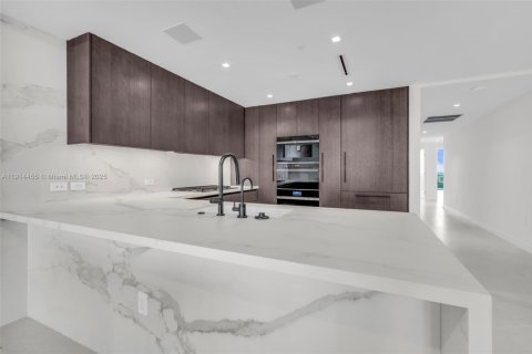 Купить кондоминиум в Помпано-Бич, Флорида 3 спальни, 240.52м2, № 1970563 - фото 8