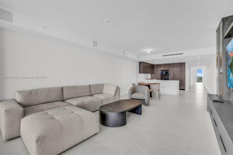 Купить кондоминиум в Помпано-Бич, Флорида 3 спальни, 240.52м2, № 1970563 - фото 16