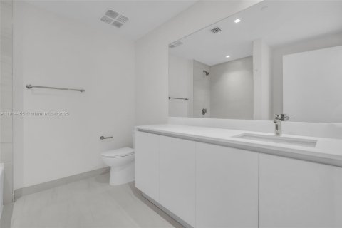 Купить кондоминиум в Помпано-Бич, Флорида 3 спальни, 240.52м2, № 1970563 - фото 30