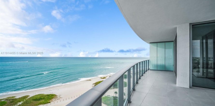 Кондоминиум с 3 спальнями в Помпано-Бич, Флорида № 1970563