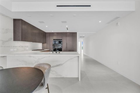 Купить кондоминиум в Помпано-Бич, Флорида 3 спальни, 240.52м2, № 1970563 - фото 18