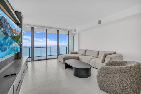 Купить кондоминиум в Помпано-Бич, Флорида 3 спальни, 240.52м2, № 1970563 - фото 15