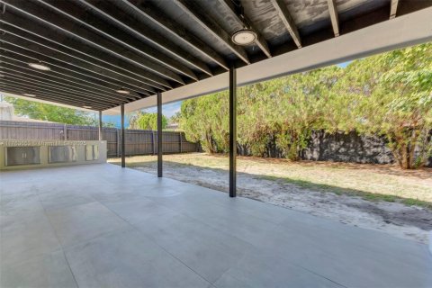 House in Pompano Beach, Florida 3 bedrooms, 94.76 sq.m. № 1701132 - photo 29