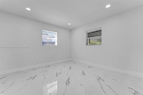 House in Pompano Beach, Florida 3 bedrooms, 94.76 sq.m. № 1701132 - photo 19