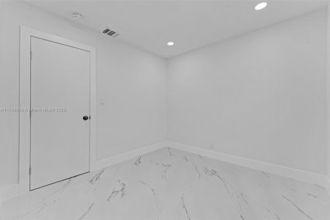 House in Pompano Beach, Florida 3 bedrooms, 94.76 sq.m. № 1701132 - photo 24