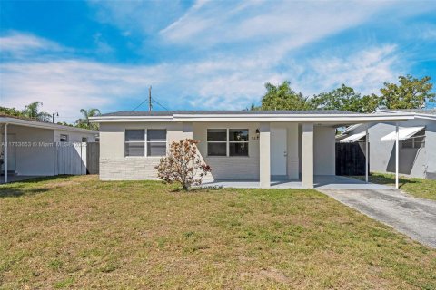 House in Pompano Beach, Florida 3 bedrooms, 94.76 sq.m. № 1701132 - photo 2