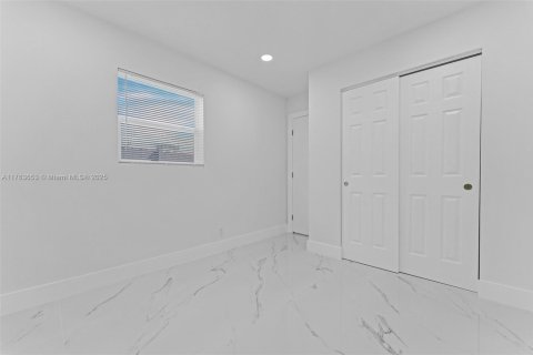 House in Pompano Beach, Florida 3 bedrooms, 94.76 sq.m. № 1701132 - photo 15