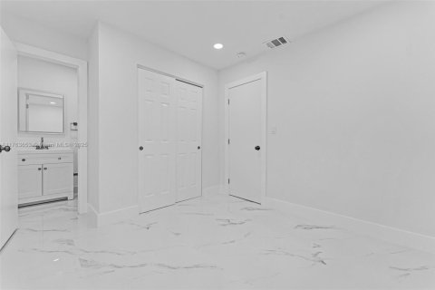 House in Pompano Beach, Florida 3 bedrooms, 94.76 sq.m. № 1701132 - photo 16