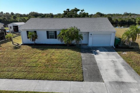 Villa ou maison à louer à Port Charlotte, Floride: 3 chambres, 103.68 m2 № 2108319 - photo 4