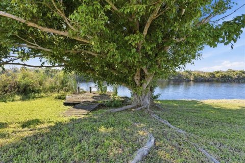 Villa ou maison à louer à Port Charlotte, Floride: 3 chambres, 103.68 m2 № 2108319 - photo 23