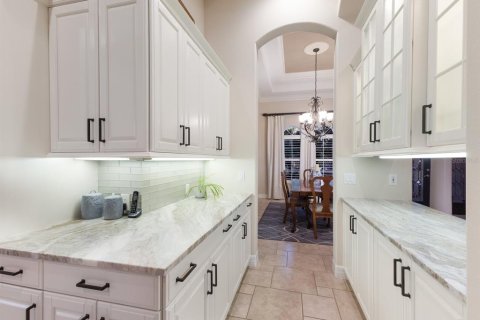 House in Lakewood Ranch, Florida 4 bedrooms, 425.59 sq.m. № 1573681 - photo 14
