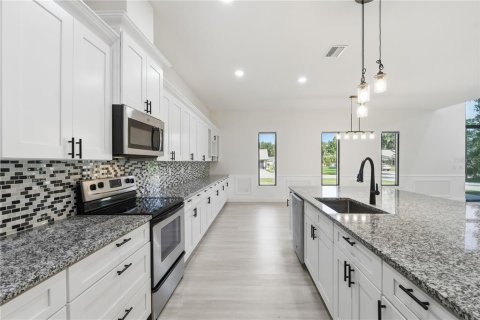 Casa en venta en Palm Coast, Florida, 4 dormitorios, 298.59 m2 № 2202234 - foto 13