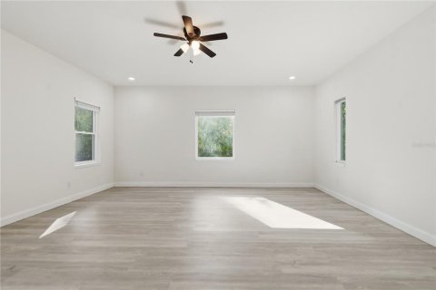 Casa en venta en Palm Coast, Florida, 4 dormitorios, 298.59 m2 № 2202234 - foto 19