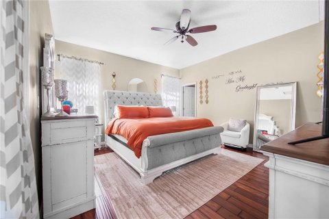 House in Haines City, Florida 5 bedrooms, 249.81 sq.m. № 1740239 - photo 24