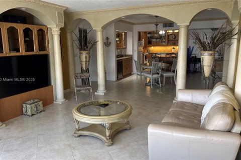 Condominio en alquiler en Hollywood, Florida, 2 dormitorios, 135.54 m2 № 1959497 - foto 8