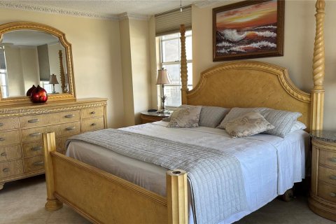 Condominio en alquiler en Hollywood, Florida, 2 dormitorios, 135.54 m2 № 1959497 - foto 11