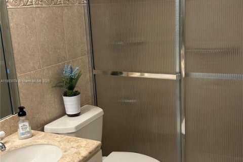 Condominio en alquiler en Hollywood, Florida, 2 dormitorios, 135.54 m2 № 1959497 - foto 18