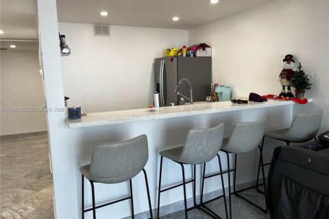 Copropriété à louer à Miami Beach, Floride: 1 chambre, 69.4 m2 № 2024489 - photo 4