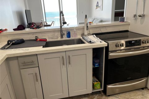 Copropriété à louer à Miami Beach, Floride: 1 chambre, 69.4 m2 № 2024489 - photo 2