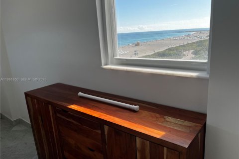 Copropriété à louer à Miami Beach, Floride: 1 chambre, 69.4 m2 № 2024489 - photo 16