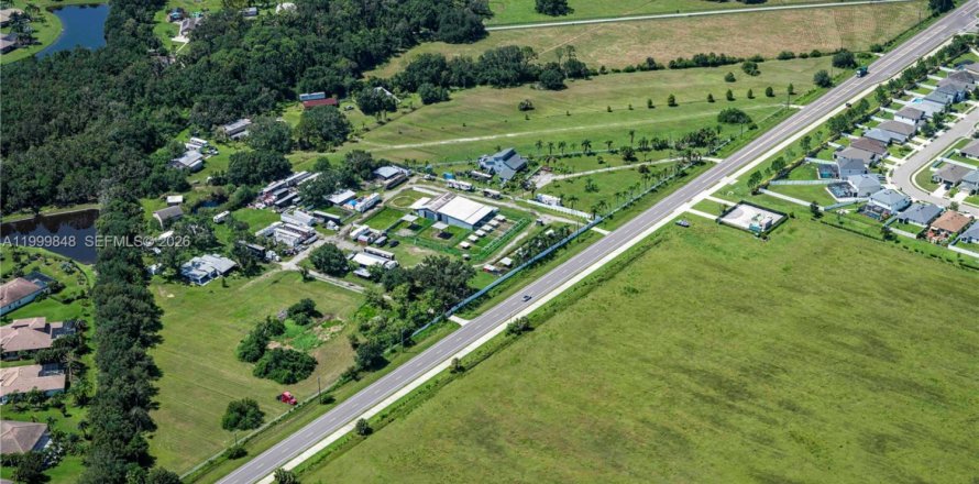 Immobilier commercial à Bradenton, Floride № 2170104